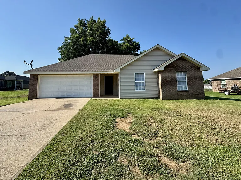 121 Lanita Dr — Photo 1