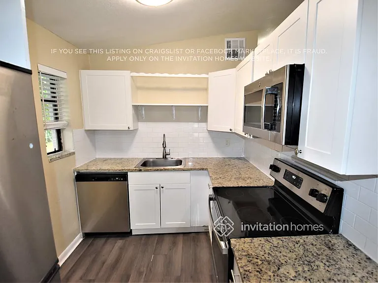 1633 NW 15th Pl — Photo 5