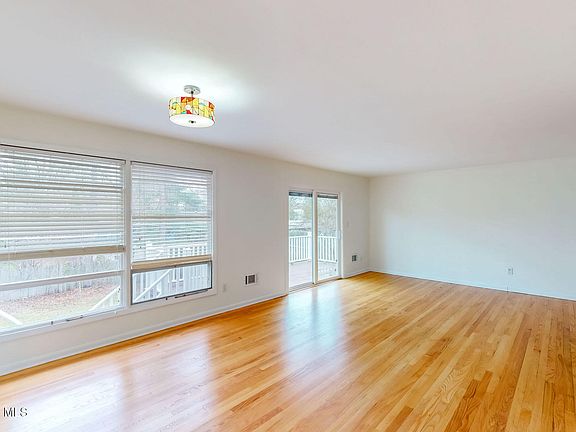 3rd image of 31 Freeman Road