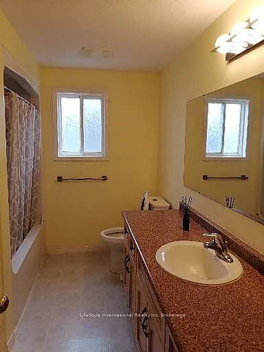 22 Clairfields Dr W #MAIN — Photo 10
