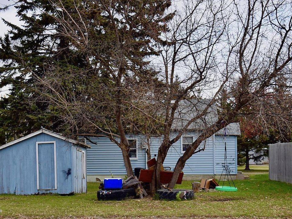 2nd image of 721 Dewey Ave N