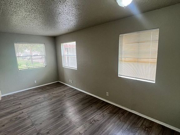 5th image of 901 Taulbee Ln APT C