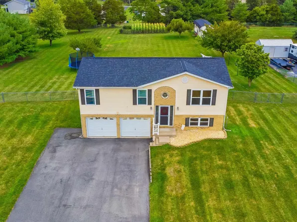 55 Elara Ct, Bunker Hill, WV 25413