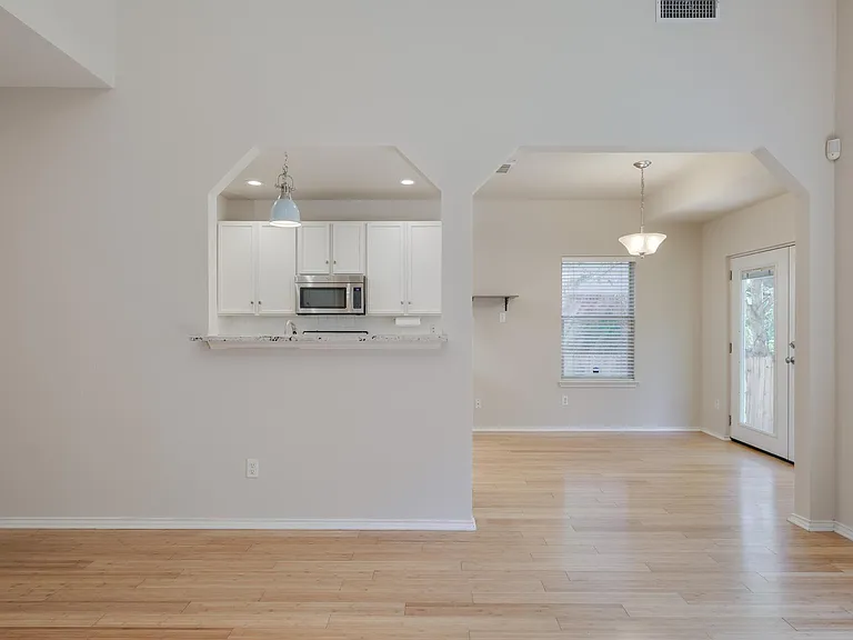 5709 Pecanwood Ln — Photo 5