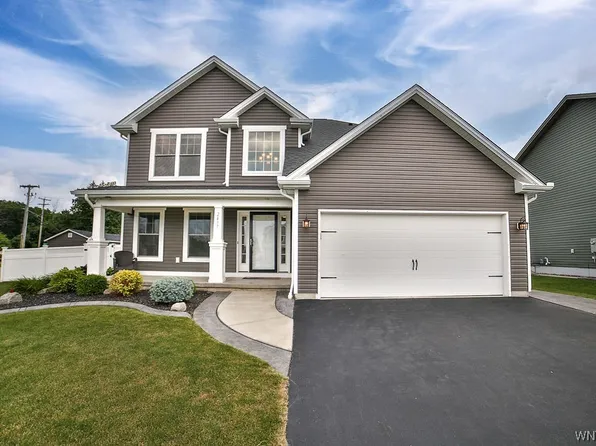 2437 Hobblebush Ln, Lake View, NY 14085