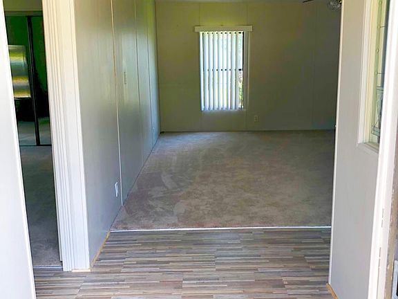 4th image of 4722 Dunkeld Ave