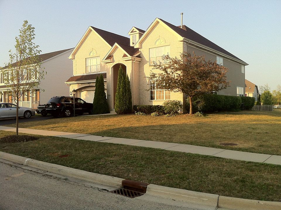 2nd image of 2337 Poets Ln