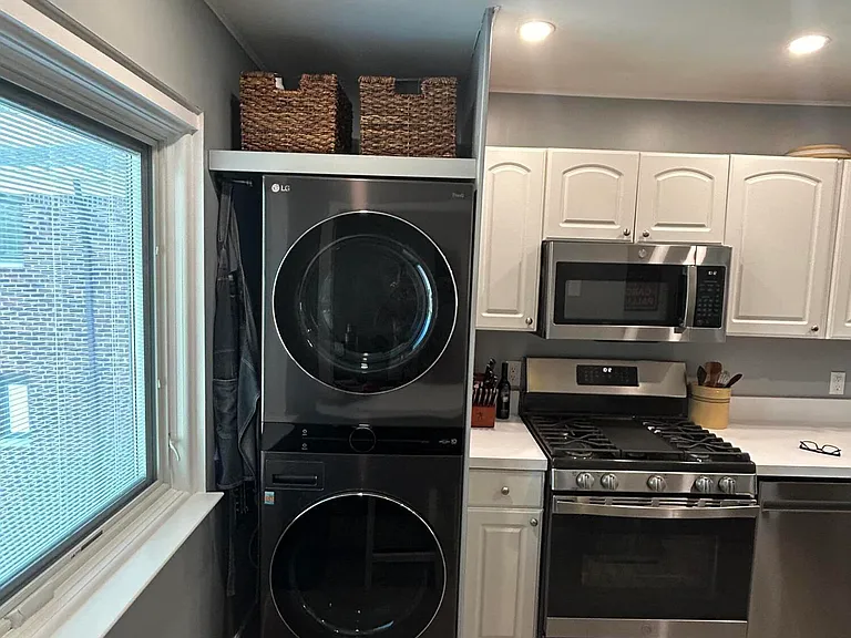 204 Manor E — Photo 10