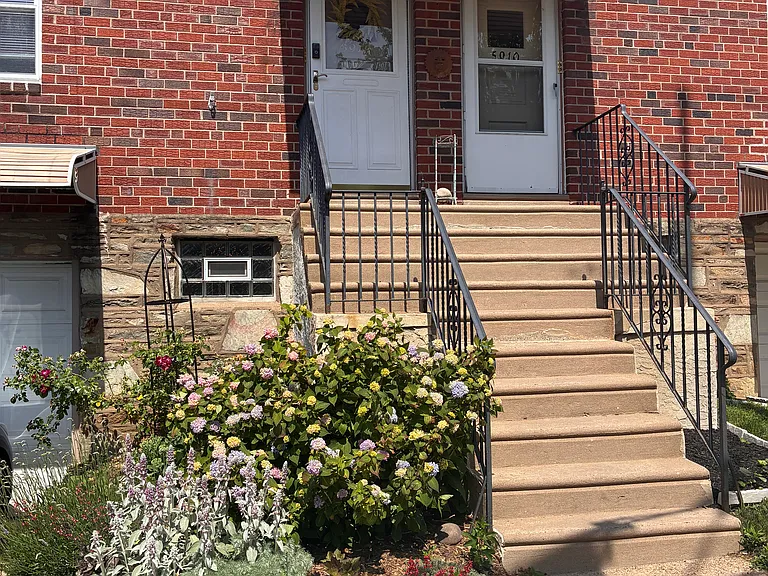 5912 Houghton St — Photo 1