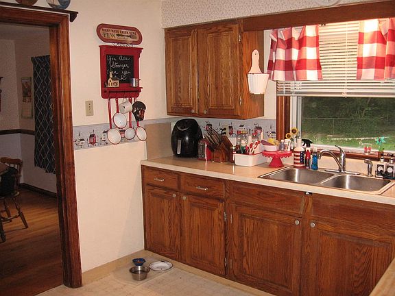 5th image of 2808 Ashland Ave