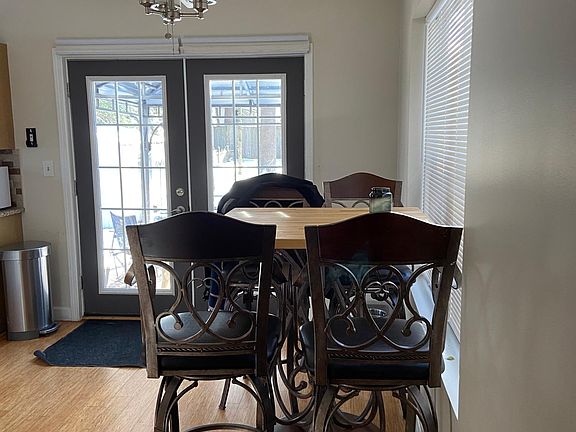 5th image of 292 Meadowlark Dr