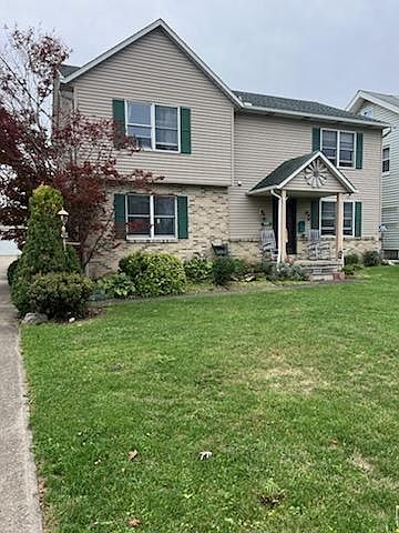 2nd image of 2225 W Erie Ave #2227