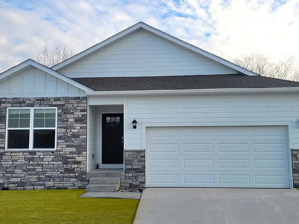 2810 Brook View Dr, Des Moines, IA 50317