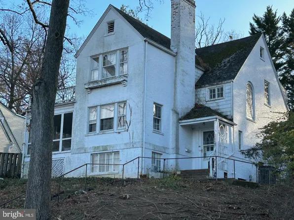 1006 26th St S, Arlington, VA 22202