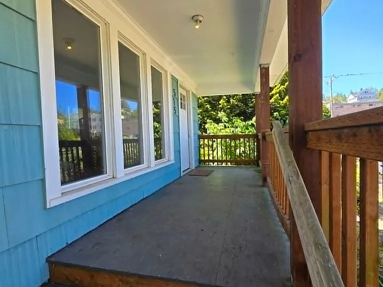 515 N I St — Photo 2