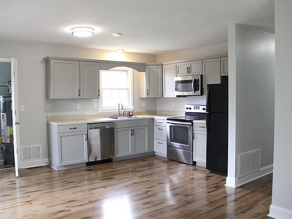 2nd image of 305 Tulane Dr