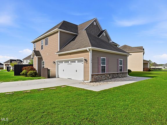 4th image of 106 Regatta Way