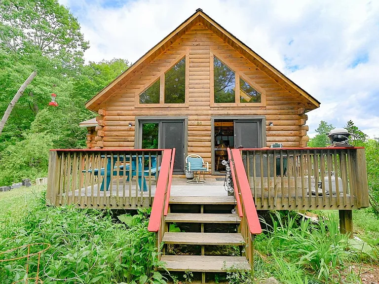 66 Ledge Farm Rd — Photo 1