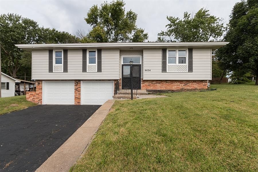 1st image of 4454 Shawnee Dr