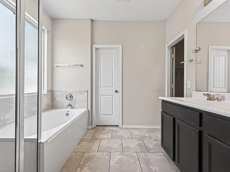 1326 Seagler Pond Ln — Photo 30