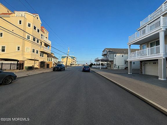 2nd image of 39 Sampson Avenue #6