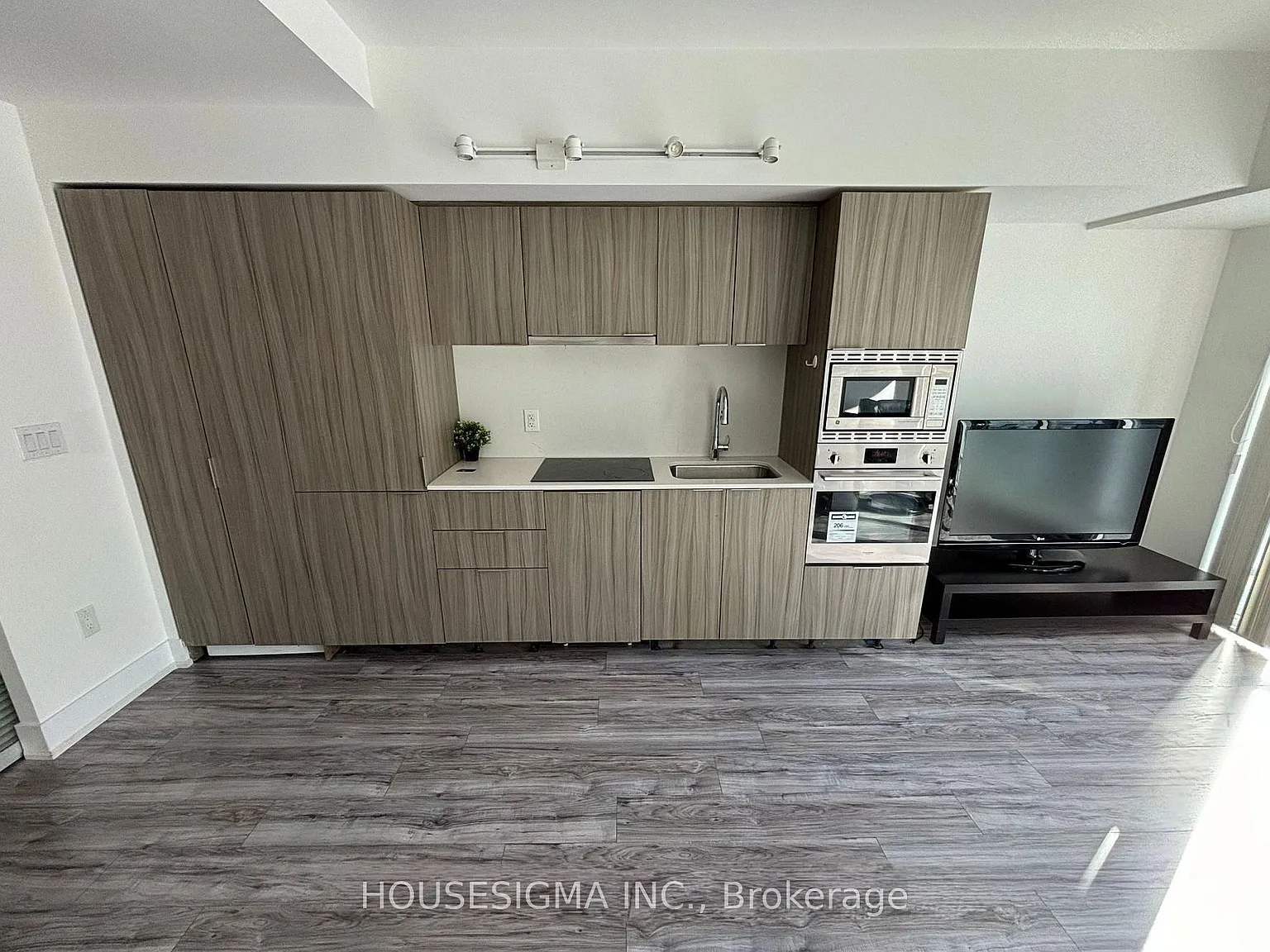 3 bed, $3,100 — Photo 4
