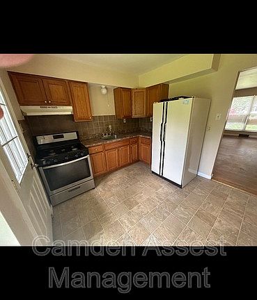 4th image of 9992 Fox Hall Ct