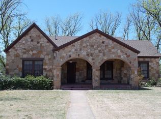 811 N Munday Ave, Munday, TX 76371