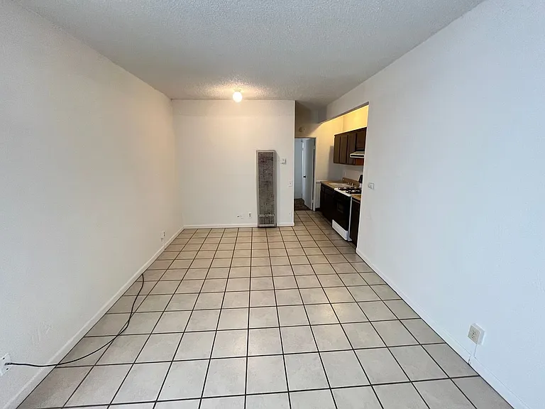 124 S G St — Photo 6