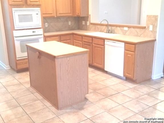 4th image of 9514 Bertram St