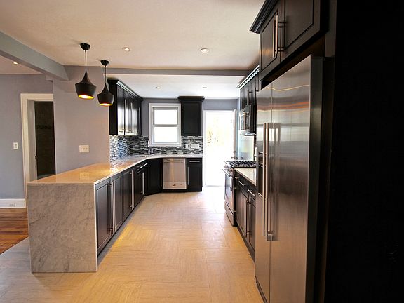 2nd image of 260 Columbus Ave