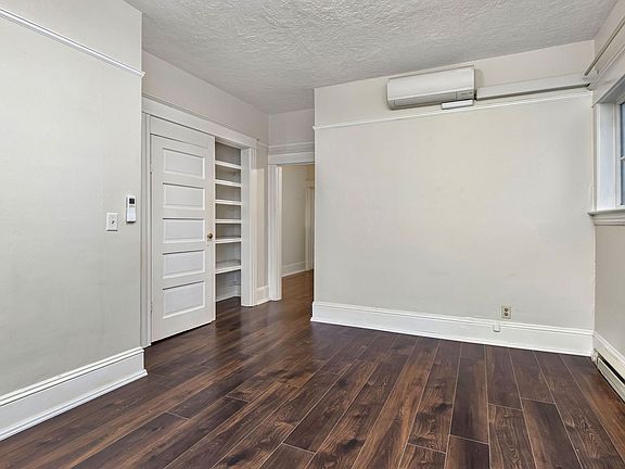 3rd image of 2360 NW Glisan St #1