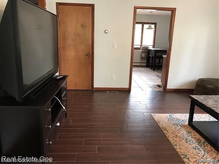 1610 South Blvd — Photo 3