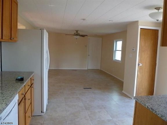 4th image of 119 Water St APT 2