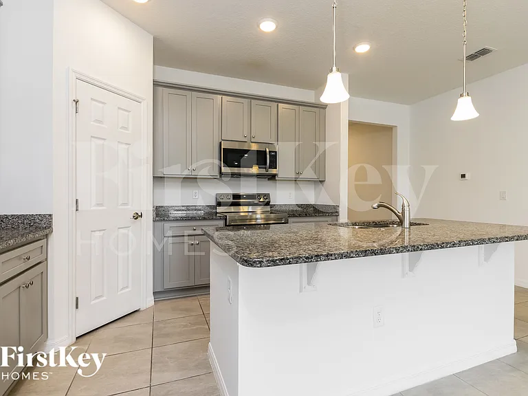 1630 Isleta Loop — Photo 6