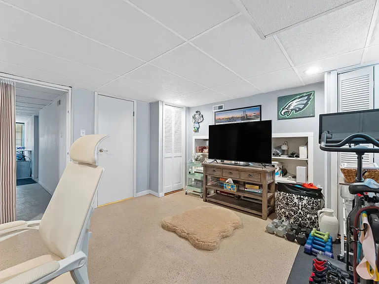 5969 Jannette St — Photo 23