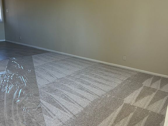 5th image of 441 Oasis Dr