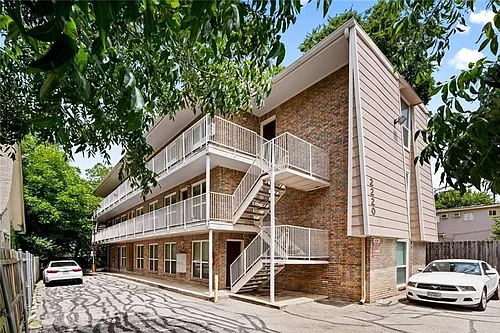 2220 Leon St #103 Photo 1