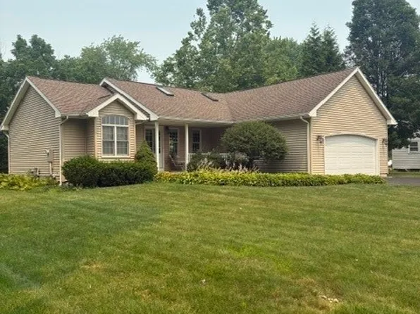 2479 Parker Rd, Ransomville, NY 14131