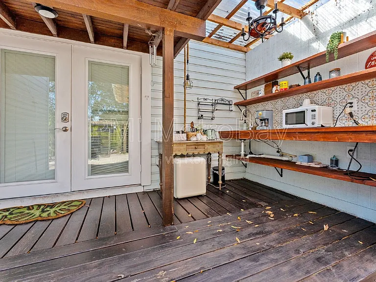 8505 N Lamar St #C — Photo 15