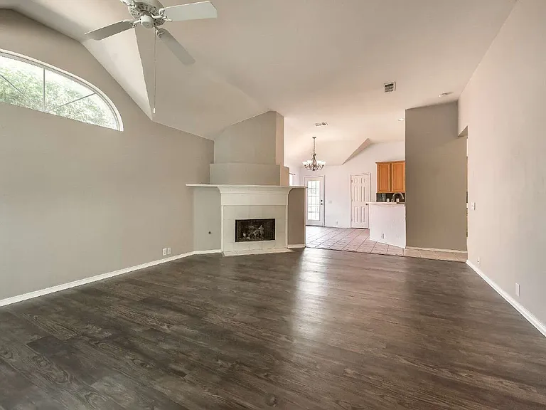 5909 Berkshire Rd — Photo 3