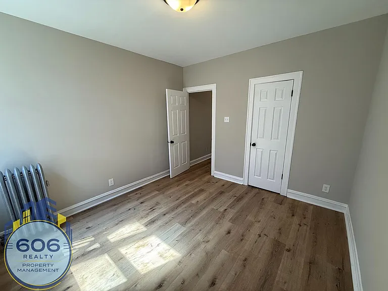 Spacious updated 6 Corners Apartments! — Photo 5