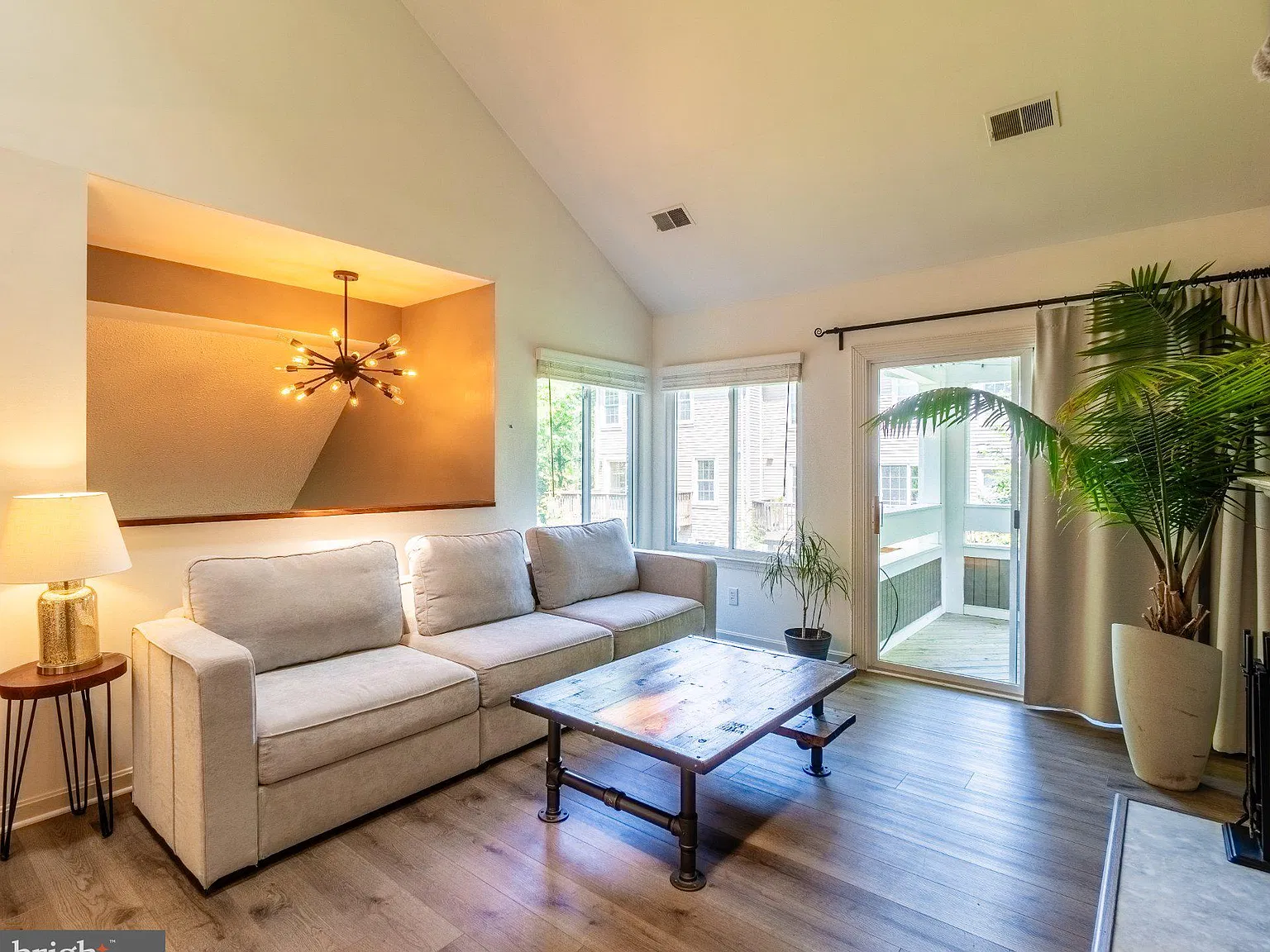 2 bed, 2.0 bath, 1420 sqft, $3,100 — Photo 4