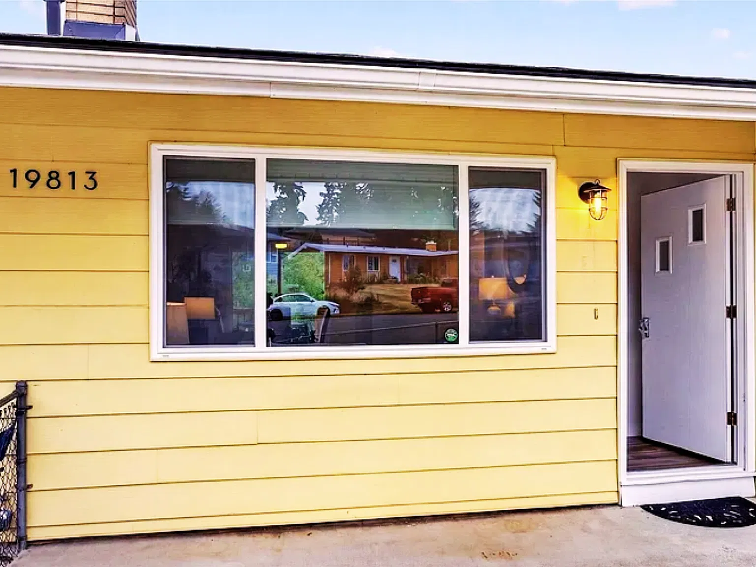 3 bed, 918 sqft, $3,000 — Photo 2