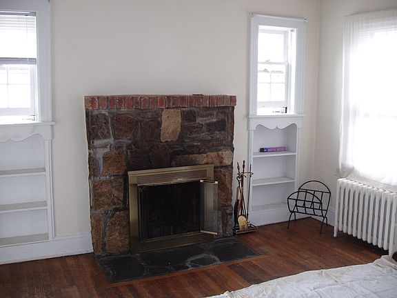 2nd image of 106 Atlantic Ave