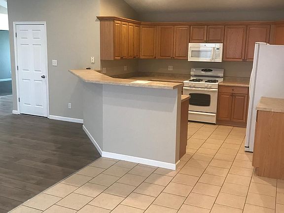 4th image of 306 Jillian Dr