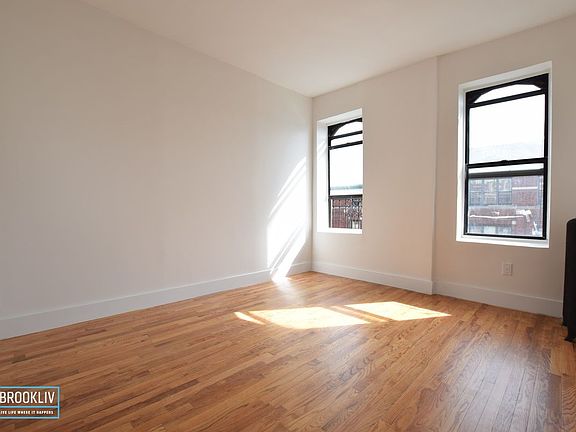 3rd image of 2025 Regent Pl APT D6
