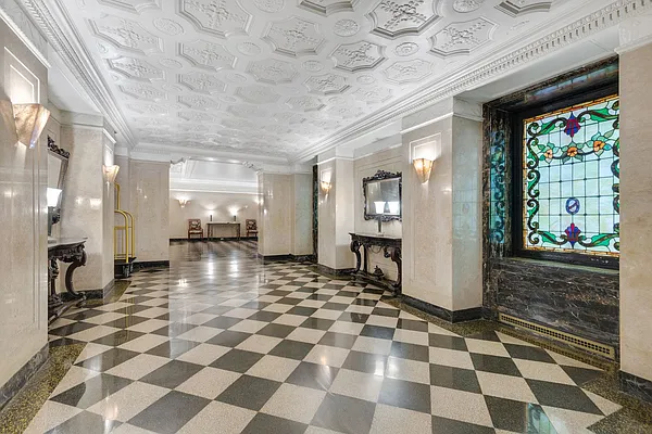 Sold by Cooper & Cooper Real Estate | media 21