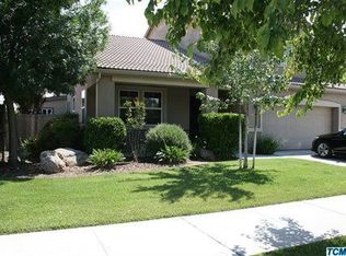 3635 W Oakridge Ave, Visalia, CA 93291