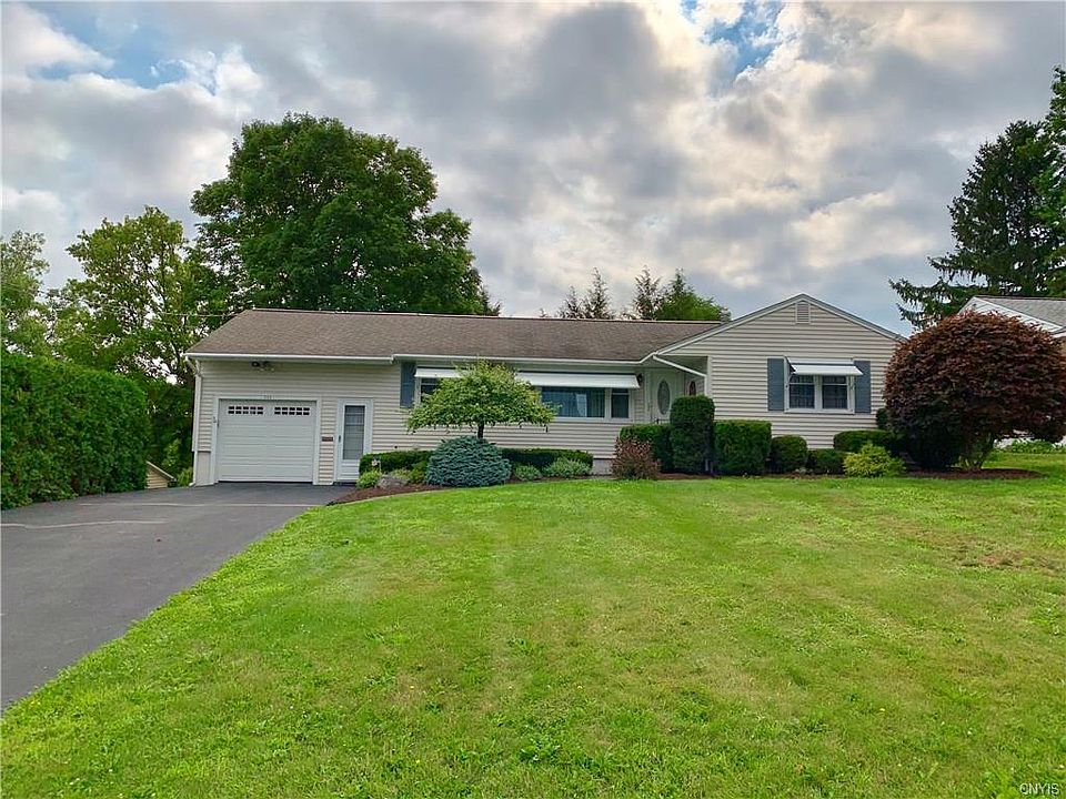 1st image of 209 Stoney Dr
